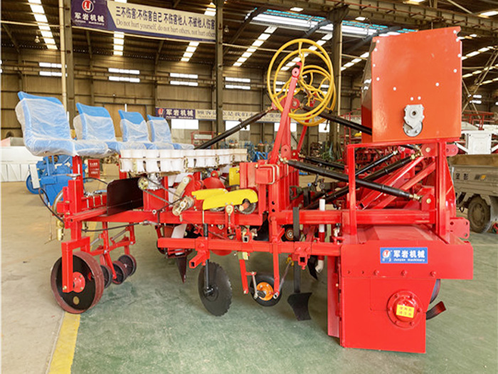 蔬菜、藥材旋耕起壟鋪膜移栽一體機(jī)