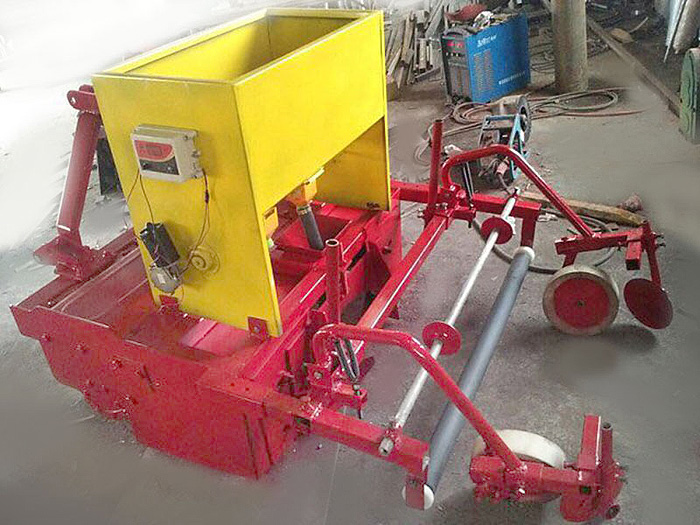 施肥、精整機(jī)