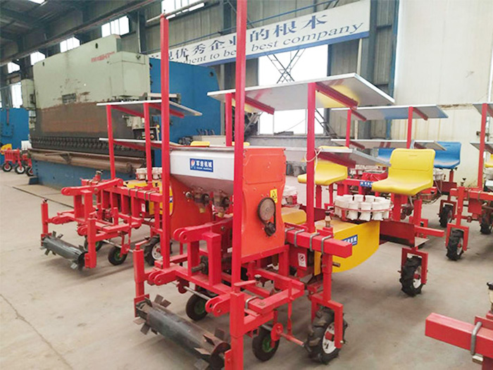 整平覆膜滴灌施肥移栽澆水一體機