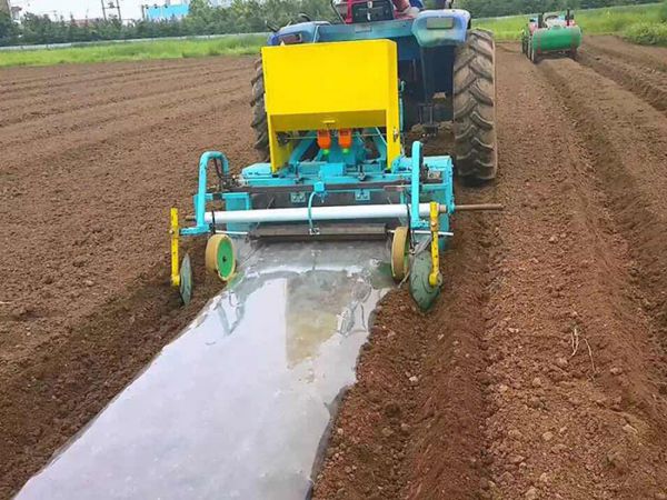 旋耕、起壟、施肥、覆膜機(jī)
